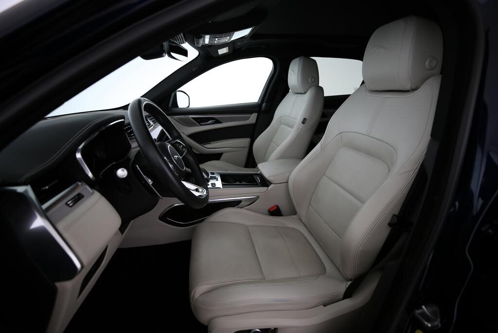 JAGUAR F-Pace 2.0 D I4 200 R-Dynamic SE AWD, Mild-Hybrid Diesel/Elektro, Occasion / Gebraucht, Automatik - 3
