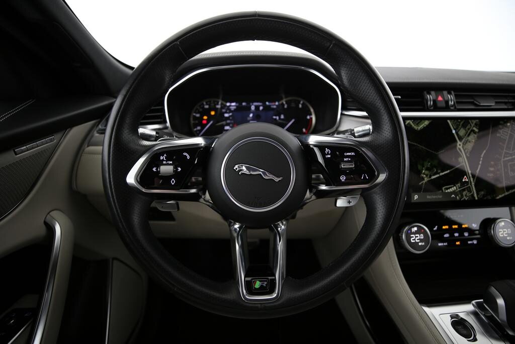 JAGUAR F-Pace 2.0 D I4 200 R-Dynamic SE AWD, Mild-Hybrid Diesel/Elektro, Occasion / Gebraucht, Automatik - 6