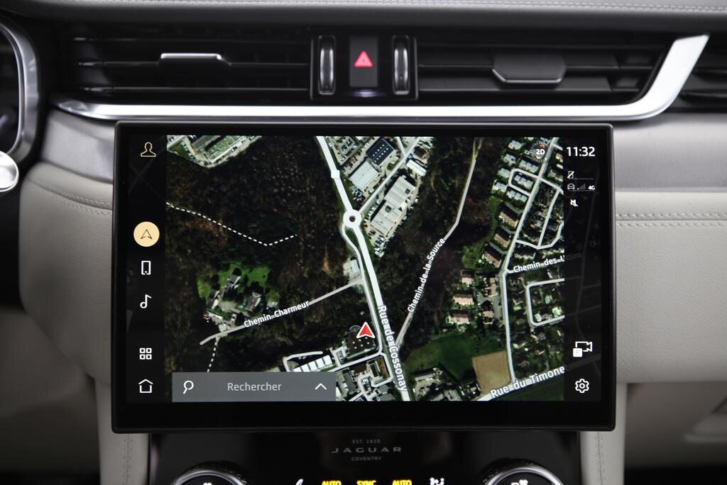JAGUAR F-Pace 2.0 D I4 200 R-Dynamic SE AWD, Mild-Hybrid Diesel/Elektro, Occasion / Gebraucht, Automatik - 7