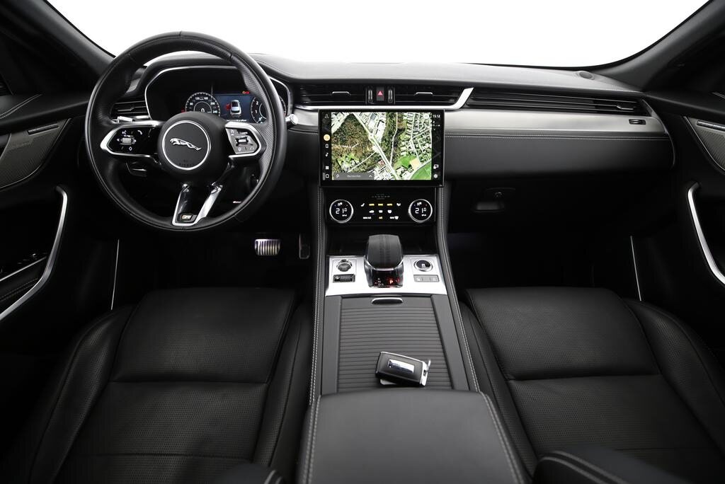 JAGUAR F-Pace 3.0 I6 R-Dynamic SE AWD, Mild-Hybrid Benzin/Elektro, Occasion / Gebraucht, Automatik - 7