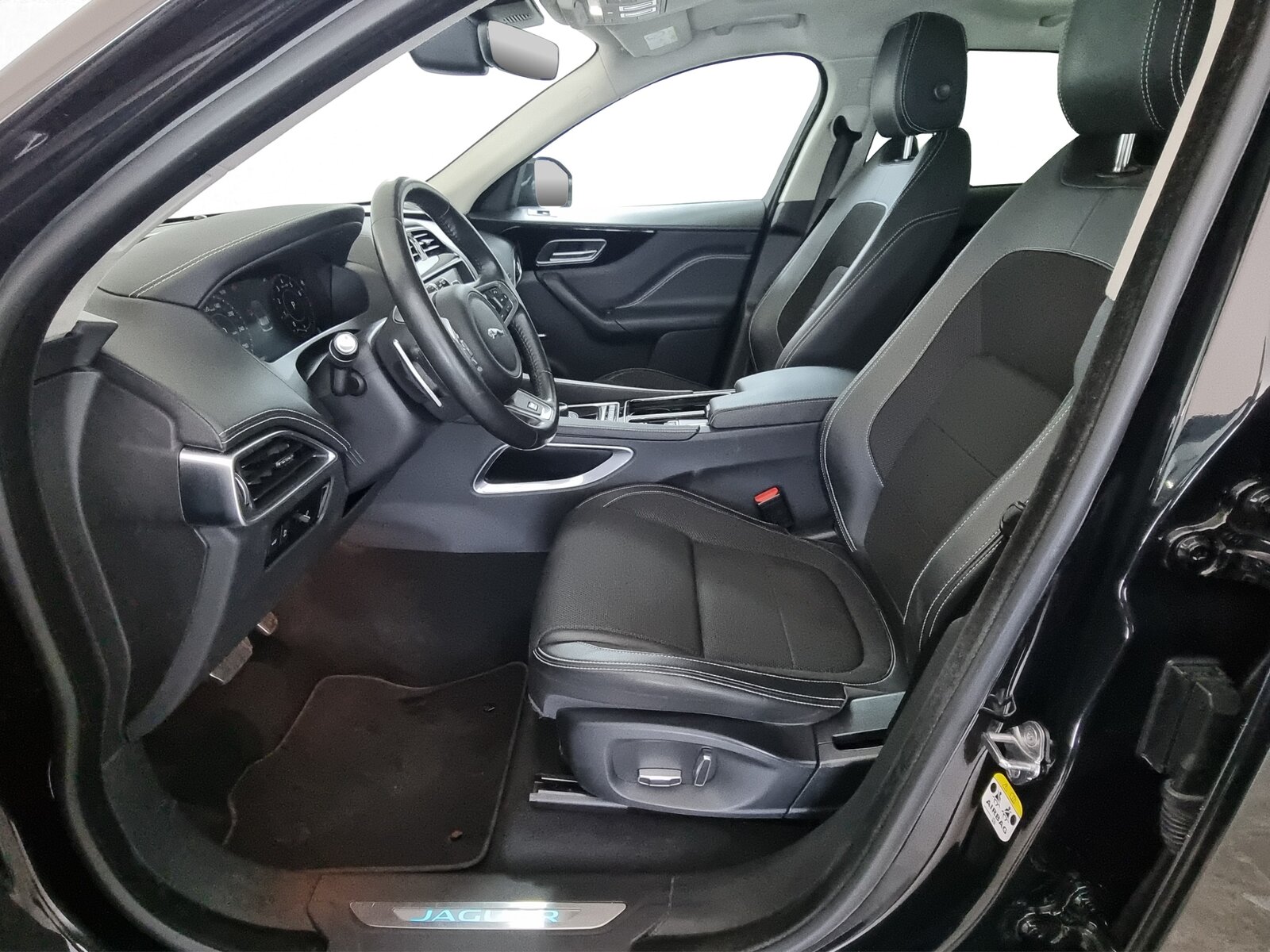 JAGUAR F-Pace 2.0 T 250 R-Sport AWD, Essence, Occasion / Utilisé, Automatique - 6