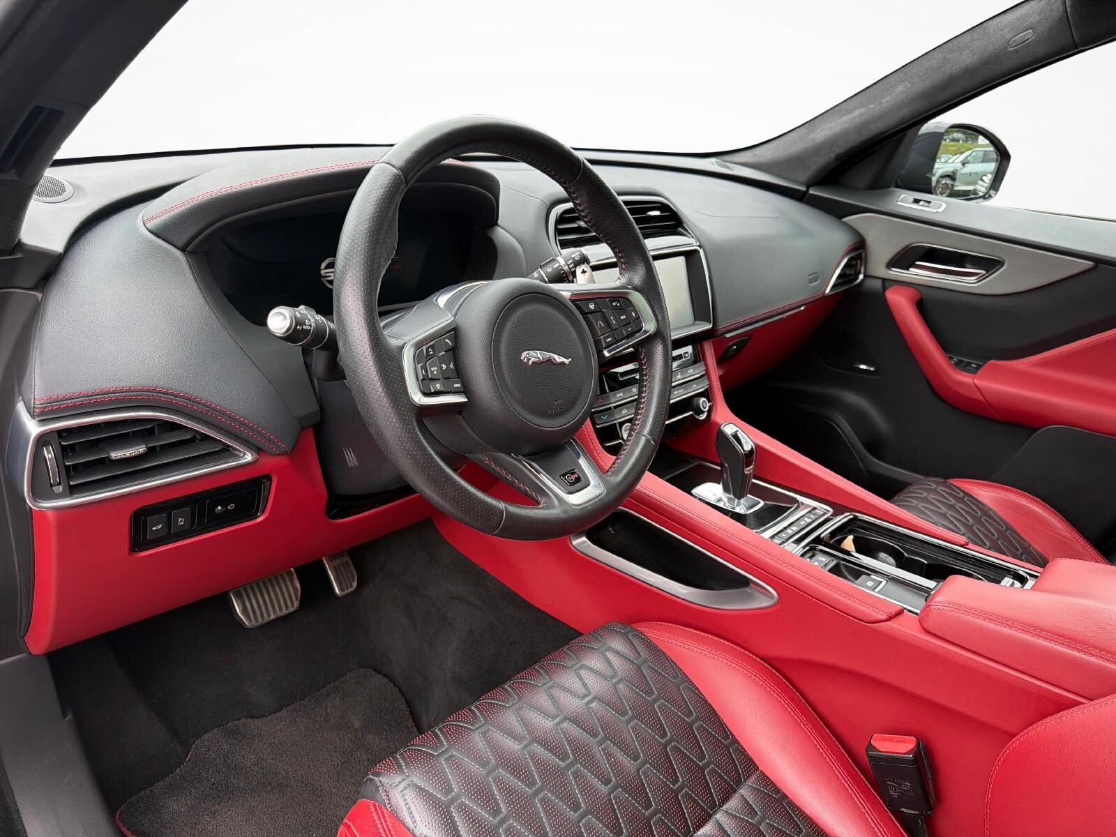 JAGUAR F-Pace 5.0 V8 SVR AWD, Essence, Occasion / Utilisé, Automatique - 4