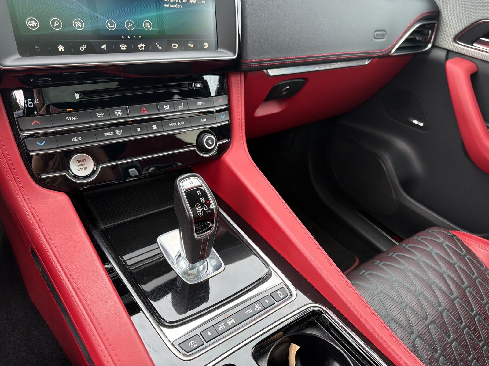 JAGUAR F-Pace 5.0 V8 SVR AWD, Essence, Occasion / Utilisé, Automatique - 6