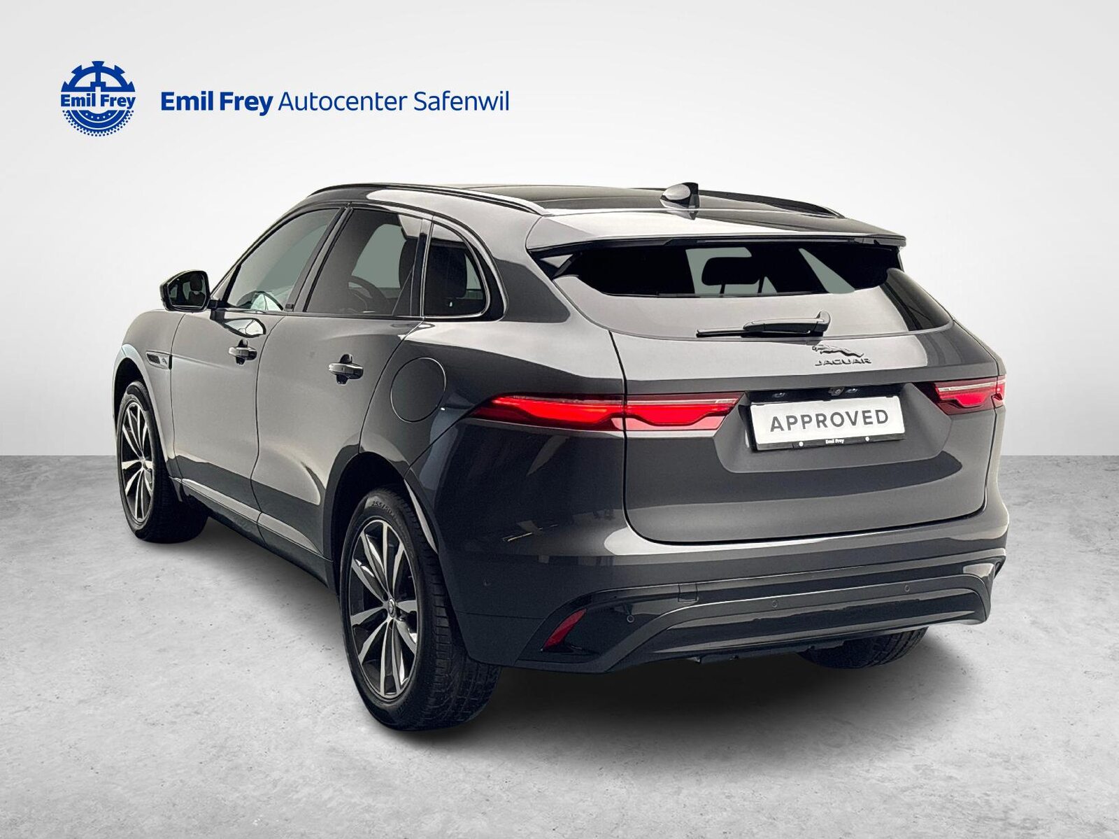 JAGUAR F-Pace 2.0 P400e R-Dynamic SE AWD, Plug-in-Hybrid Petrol/Electric, Second hand / Used, Automatic - 3