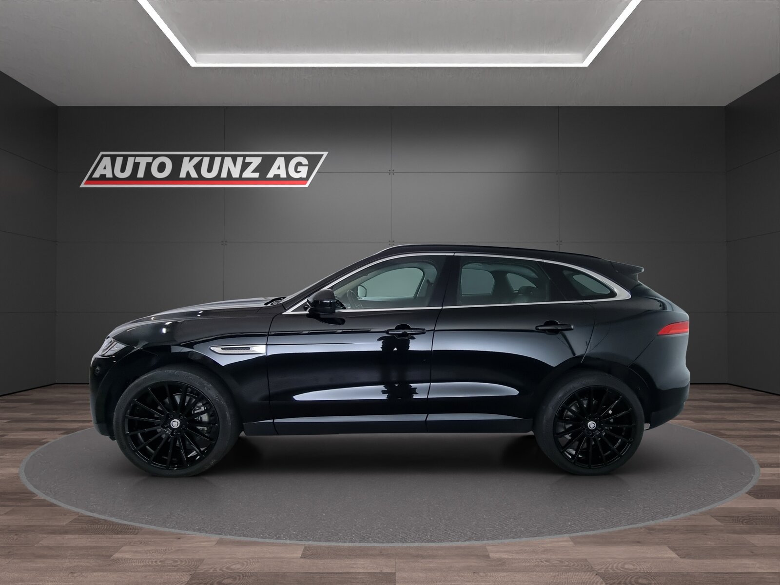 JAGUAR F-Pace 2.0 T 300 Portfolio AWD, Benzin, Occasion / Gebraucht, Automatik - 3