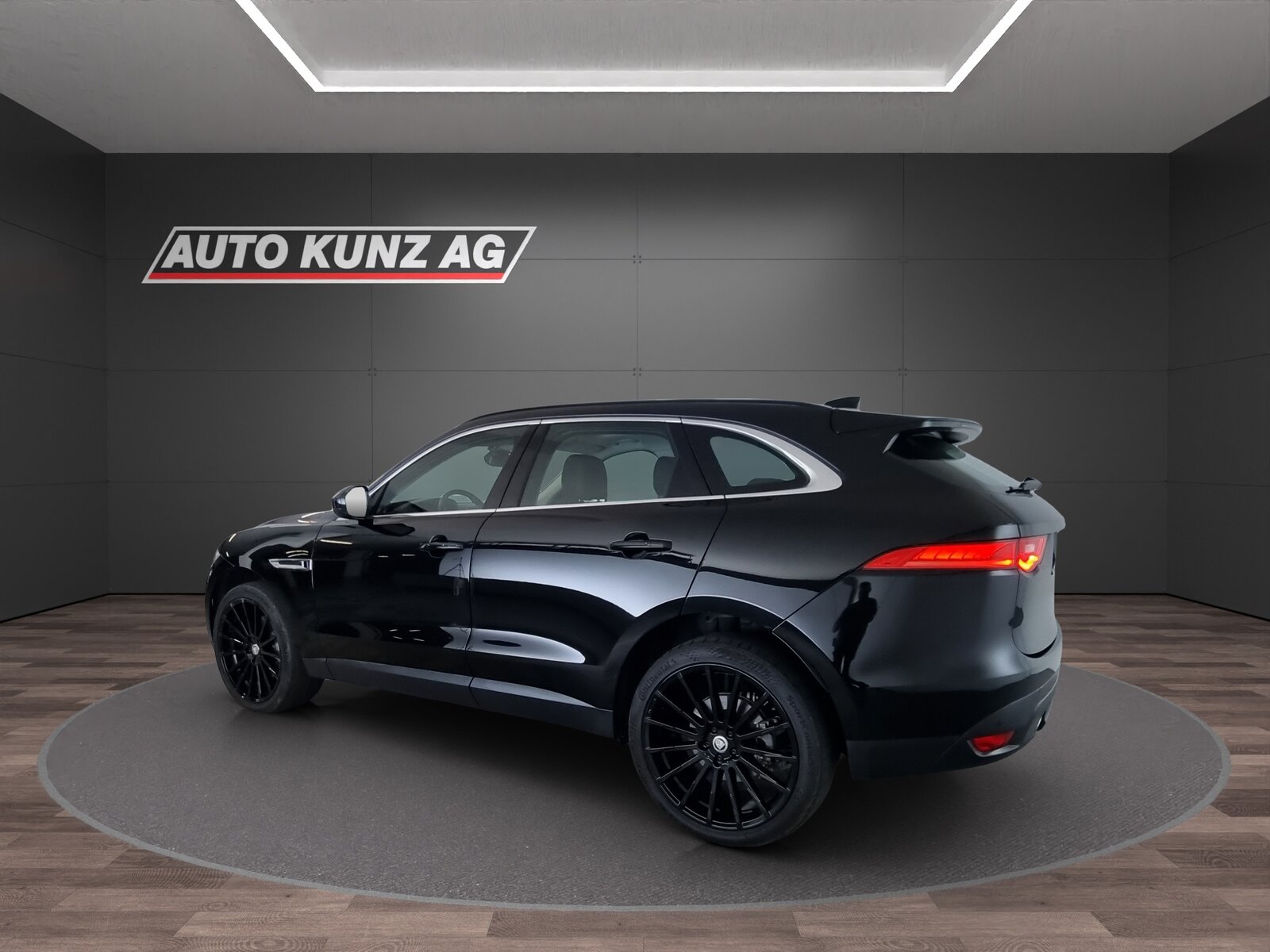JAGUAR F-Pace 2.0 T 300 Portfolio AWD, Benzin, Occasion / Gebraucht, Automatik - 4