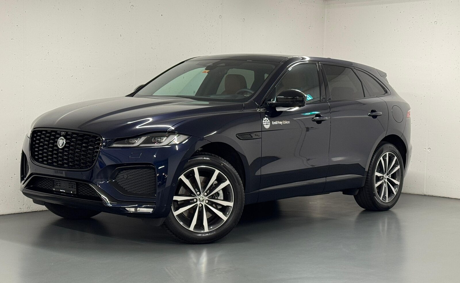 JAGUAR F-Pace 2.0 P400e R-Dynamic HSE 90th Anniversary Ed. AWD, Plug-in-Hybrid Petrol/Electric, Second hand / Used, Automatic - 2