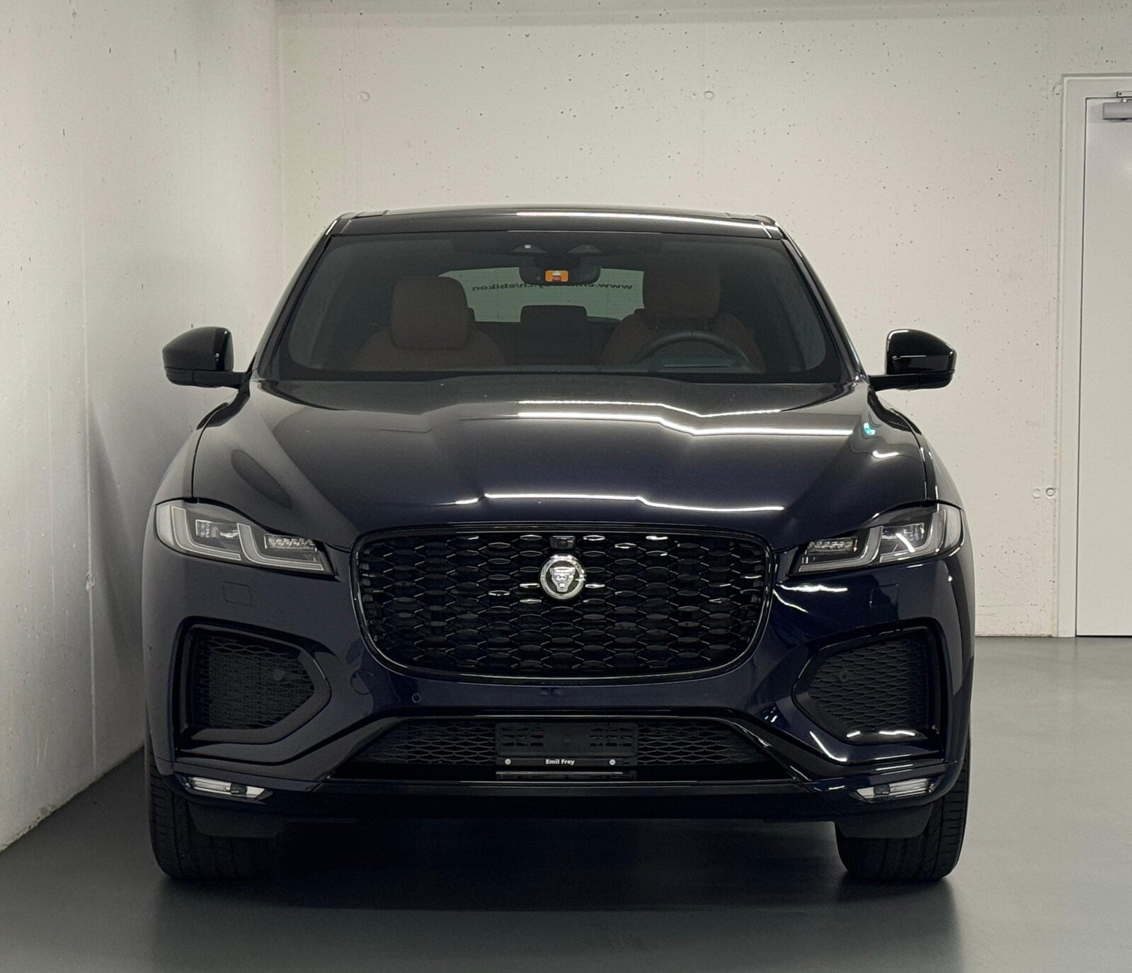 JAGUAR F-Pace 2.0 P400e R-Dynamic HSE 90th Anniversary Ed. AWD, Plug-in-Hybrid Petrol/Electric, Second hand / Used, Automatic - 4