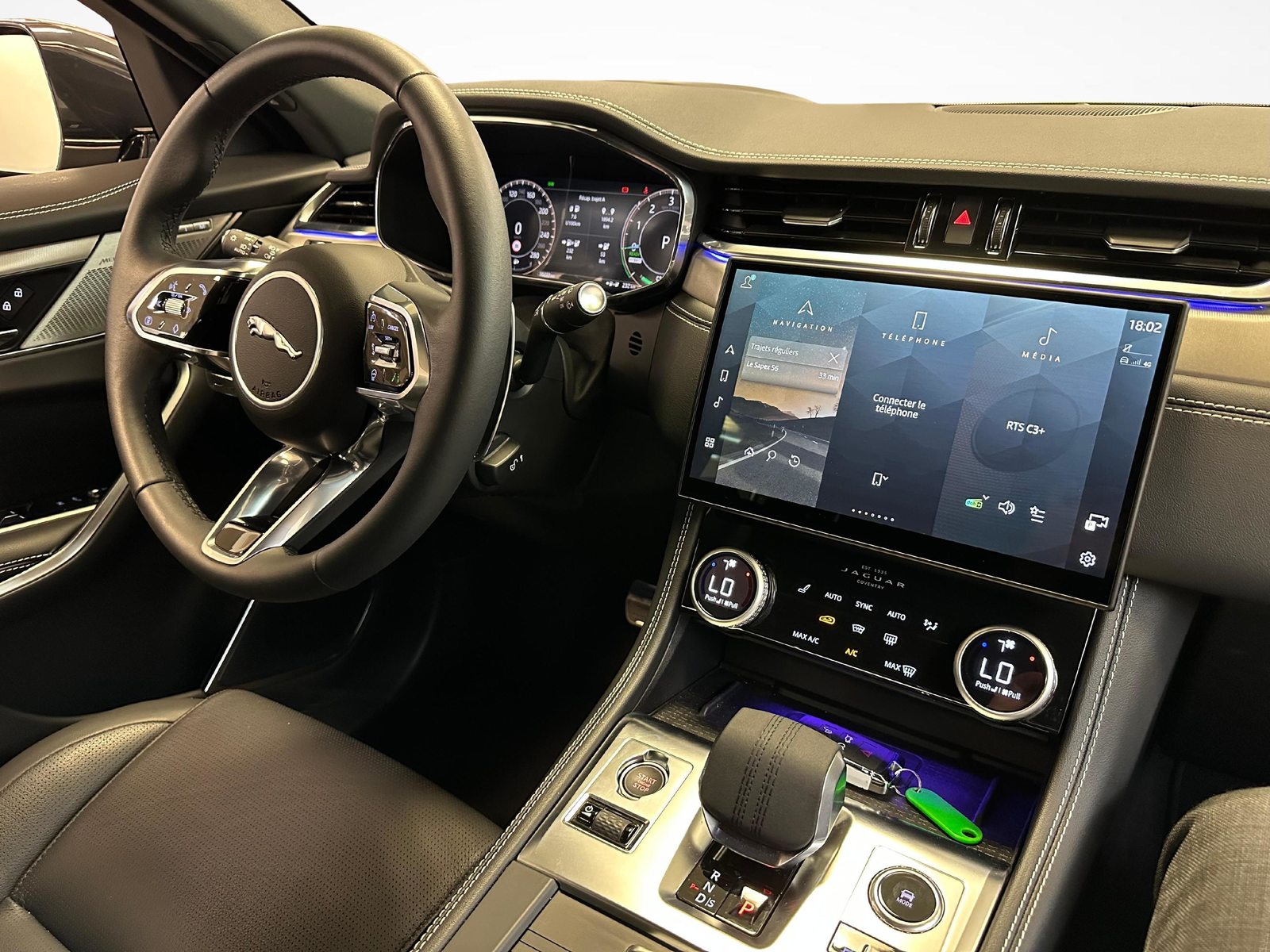 JAGUAR F-Pace 2.0 P400e R-Dynamic SE 90th Anniversary Ed. AWD, Plug-in-Hybrid Benzina/Elettrica, Auto dimostrativa, Automatico - 6