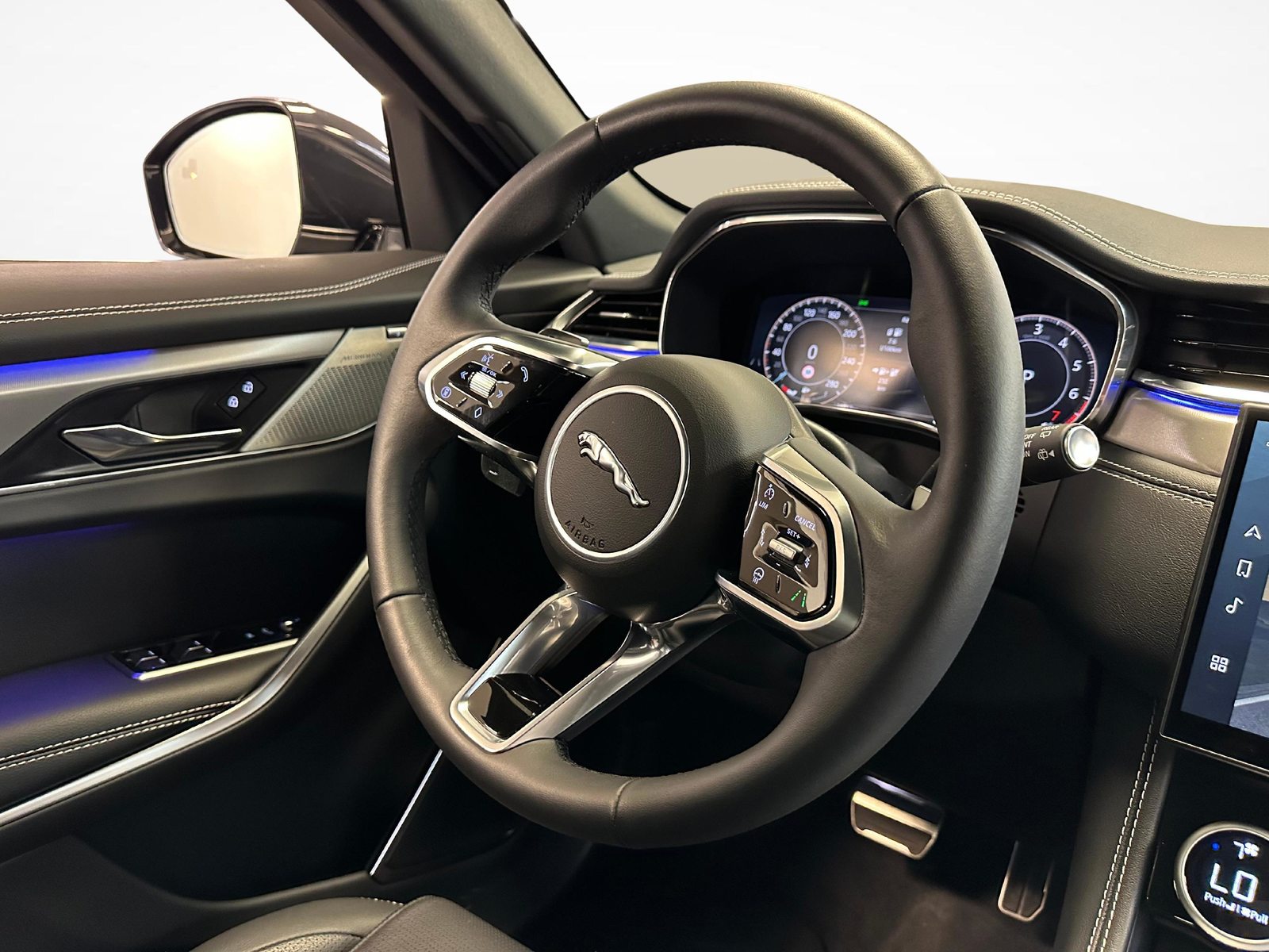 JAGUAR F-Pace 2.0 P400e R-Dynamic SE 90th Anniversary Ed. AWD, Plug-in-Hybrid Benzina/Elettrica, Auto dimostrativa, Automatico - 7