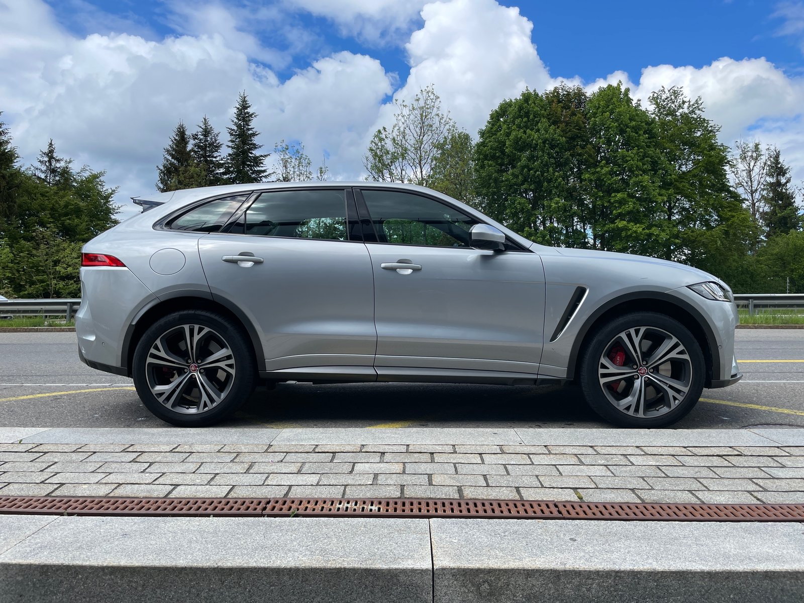 JAGUAR F-Pace 5.0 V8 SVR AWD Automatik, Petrol, Second hand / Used, Automatic - 5