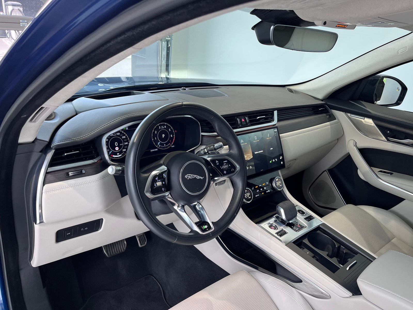 JAGUAR F-Pace 3.0 P400 R-Dynamic MHEV HSE AWD, Mild-Hybrid Petrol/Electric, Second hand / Used, Automatic - 4