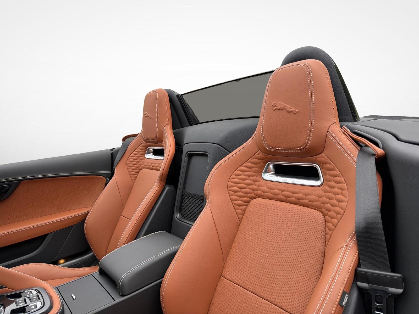 JAGUAR F-Type Convertible 2.0 R-Dynamic, Petrol, Second hand / Used, Automatic - 3