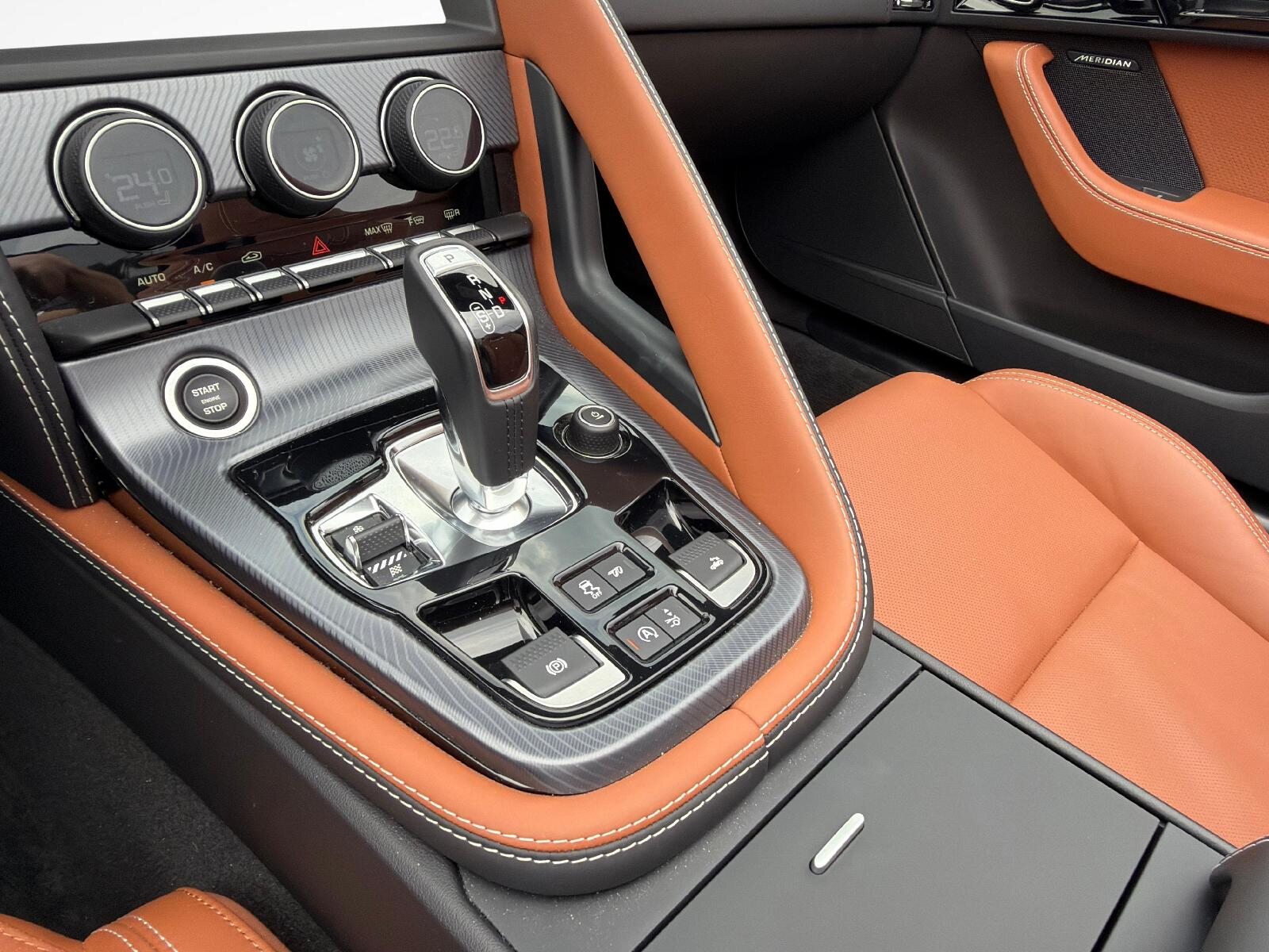 JAGUAR F-Type Convertible 2.0 R-Dynamic, Petrol, Second hand / Used, Automatic - 7