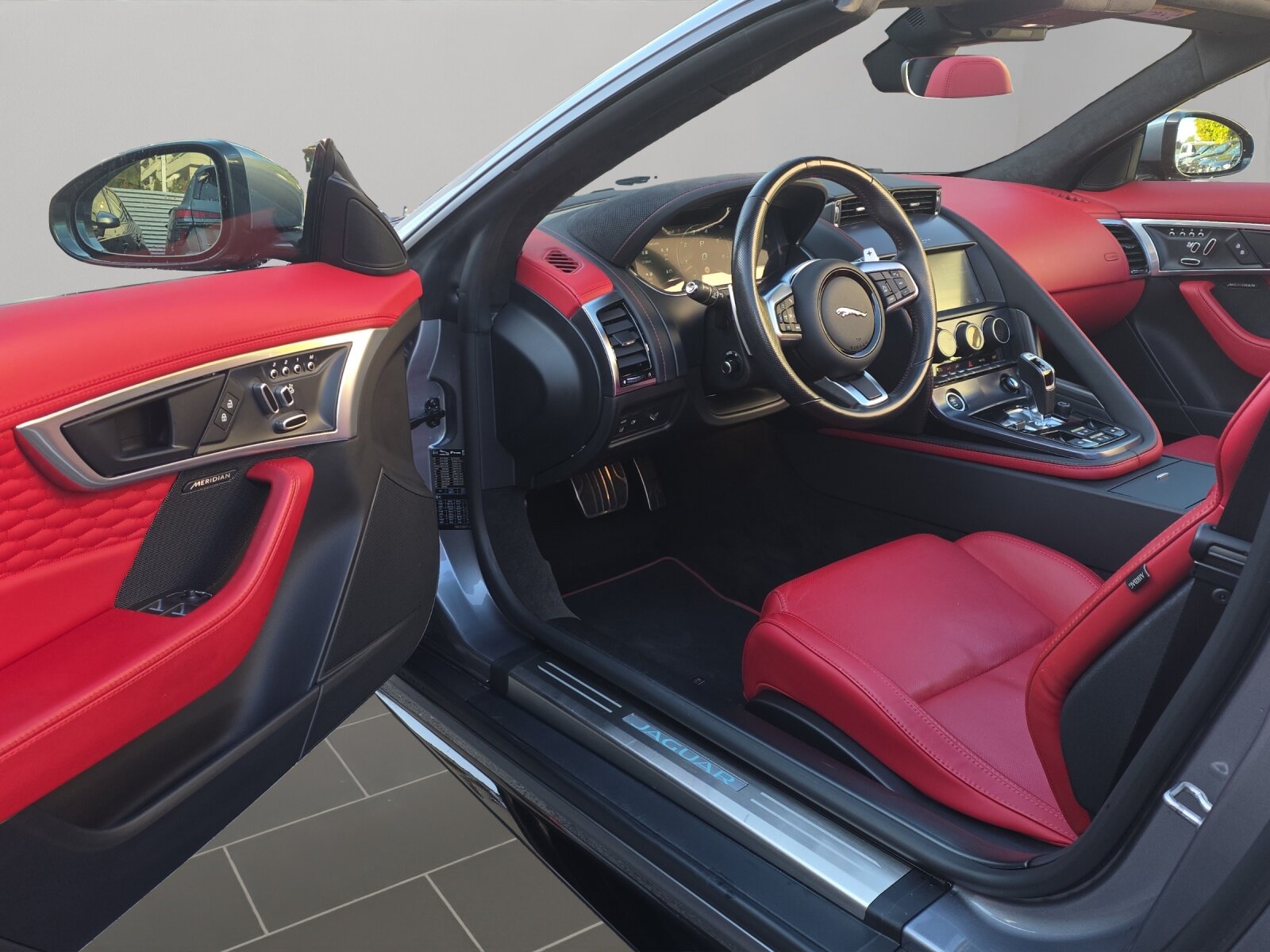 JAGUAR F-Type Convertible 5.0 V8 R-Dynamic Automatik, Essence, Occasion / Utilisé, Automatique - 7