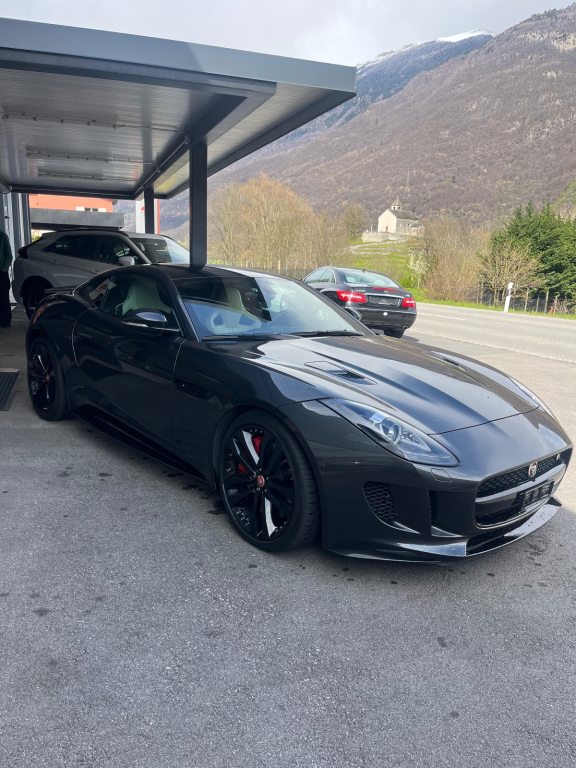 JAGUAR 3.0 V6 R-Dynamic AWD, Benzin, Occasion / Gebraucht, Automatik - 7