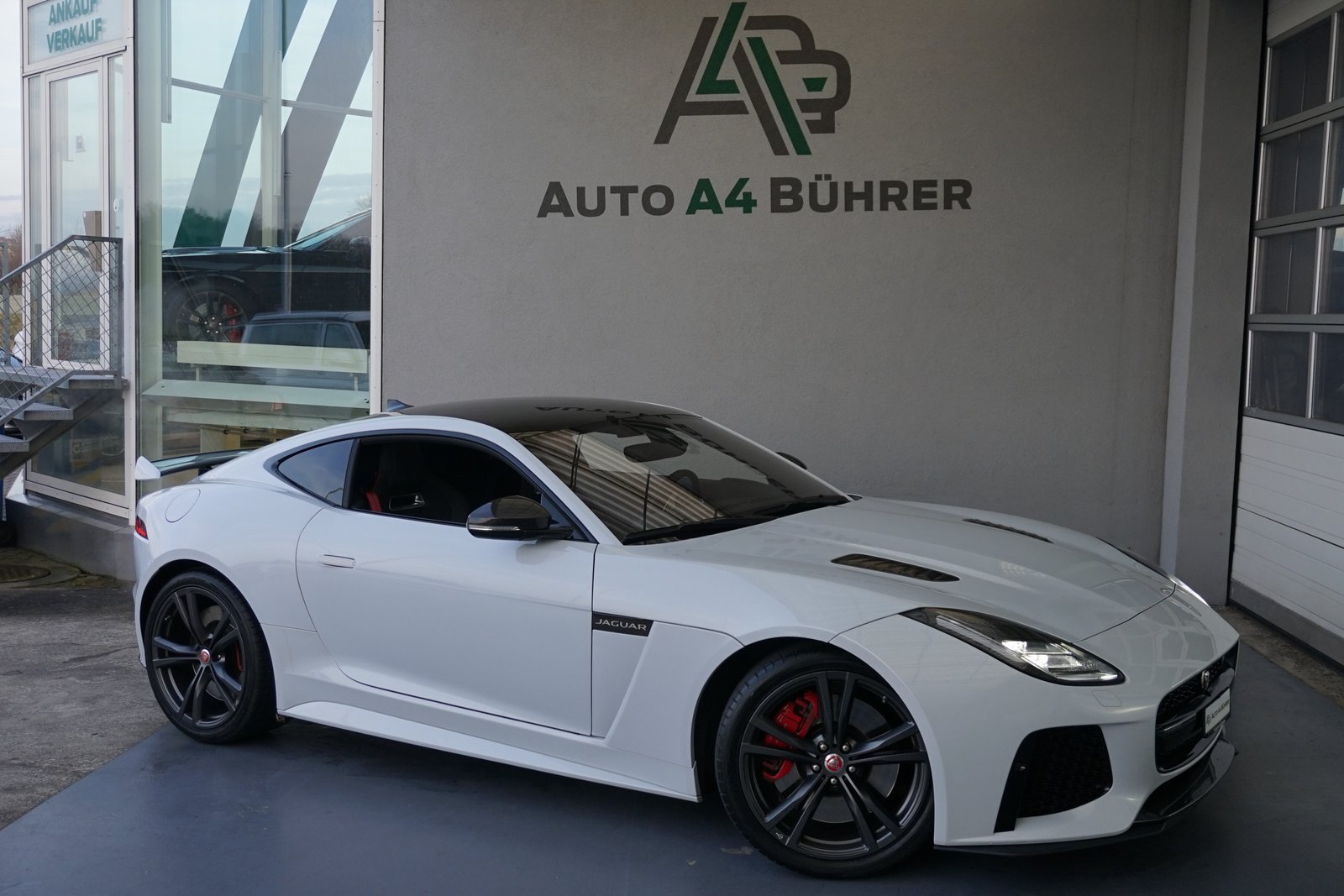 JAGUAR F-Type 5.0 V8 S/C SVR AWD 575PS, Essence, Occasion / Utilisé, Automatique - 2