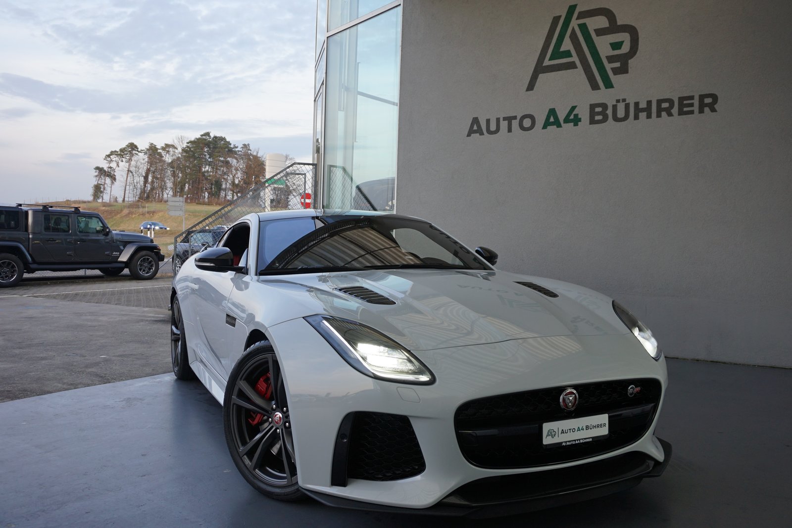 JAGUAR F-Type 5.0 V8 S/C SVR AWD 575PS, Essence, Occasion / Utilisé, Automatique - 3
