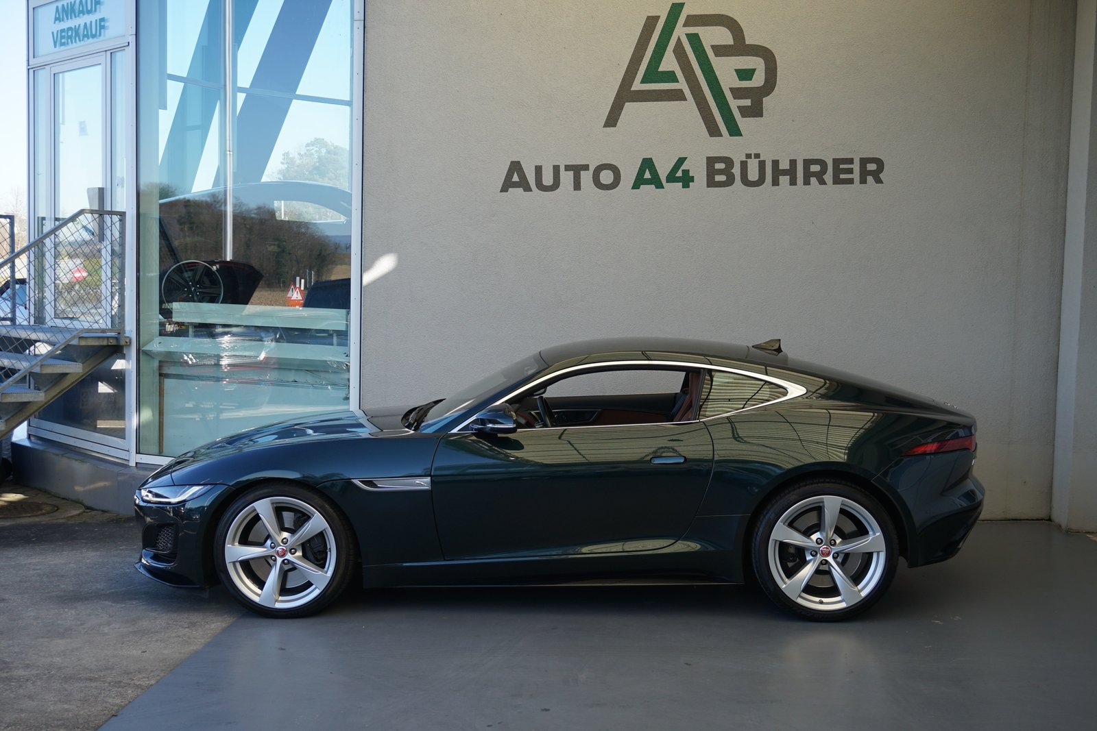 JAGUAR F-Type 2.0 I4 R-Dynamic Coupé 300PS, Essence, Occasion / Utilisé, Automatique - 2