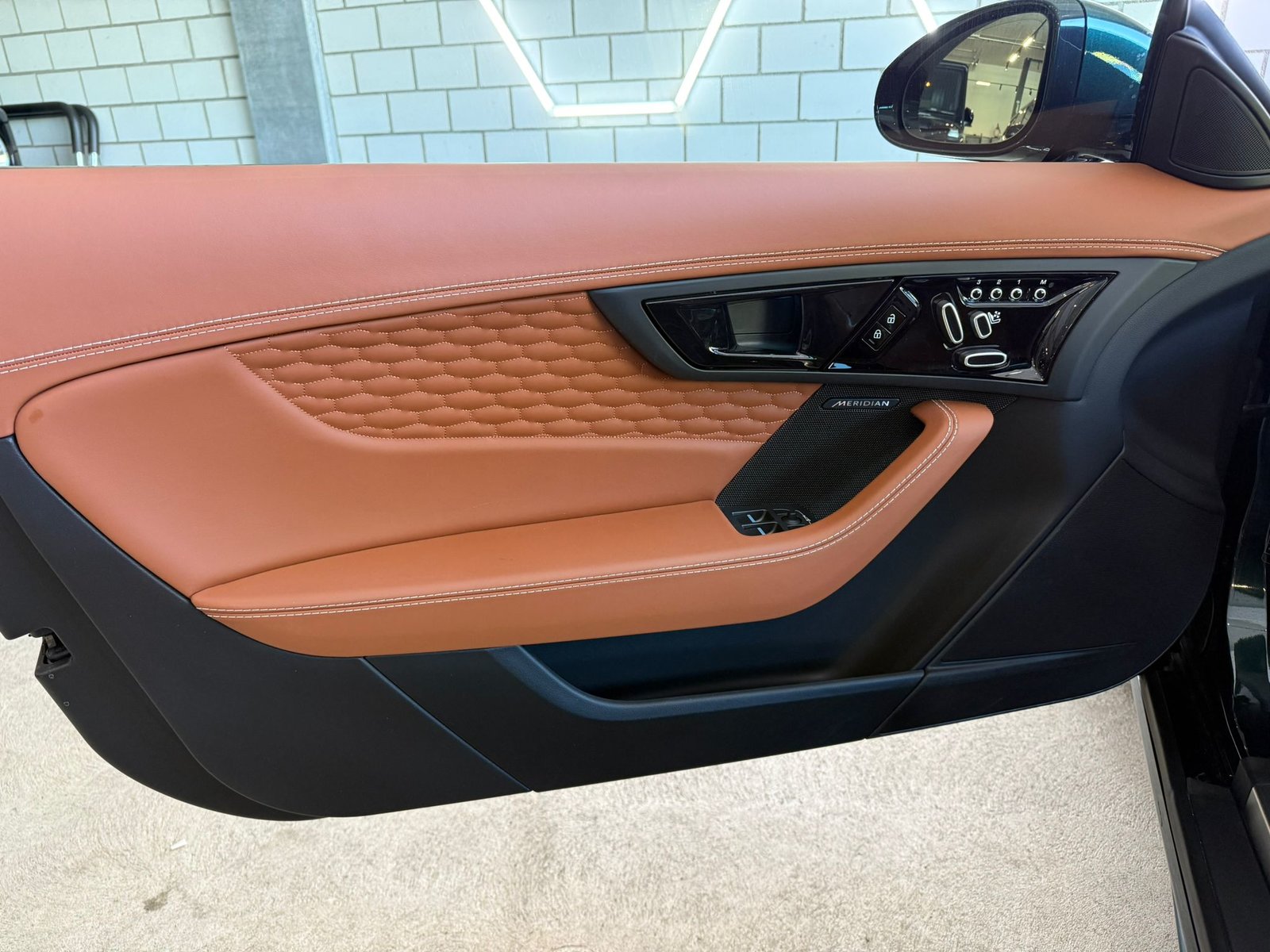 JAGUAR F-Type Coupé 5.0 V8 R75 Automatik AWD, Benzin, Occasion / Gebraucht, Automatik - 6