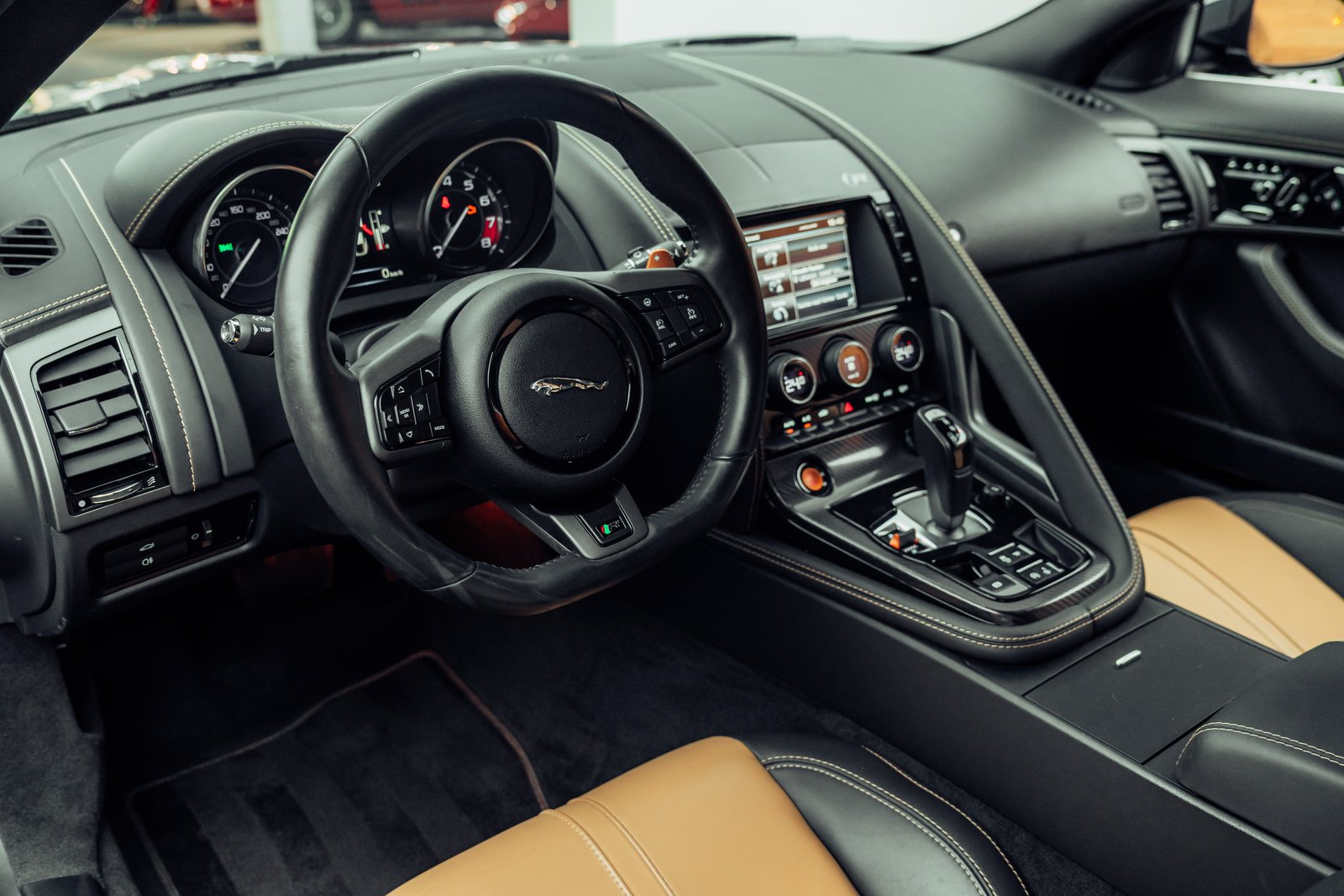 JAGUAR F-Type Coupé R 5.0 V8 S/C, Petrol, Second hand / Used, Automatic - 6
