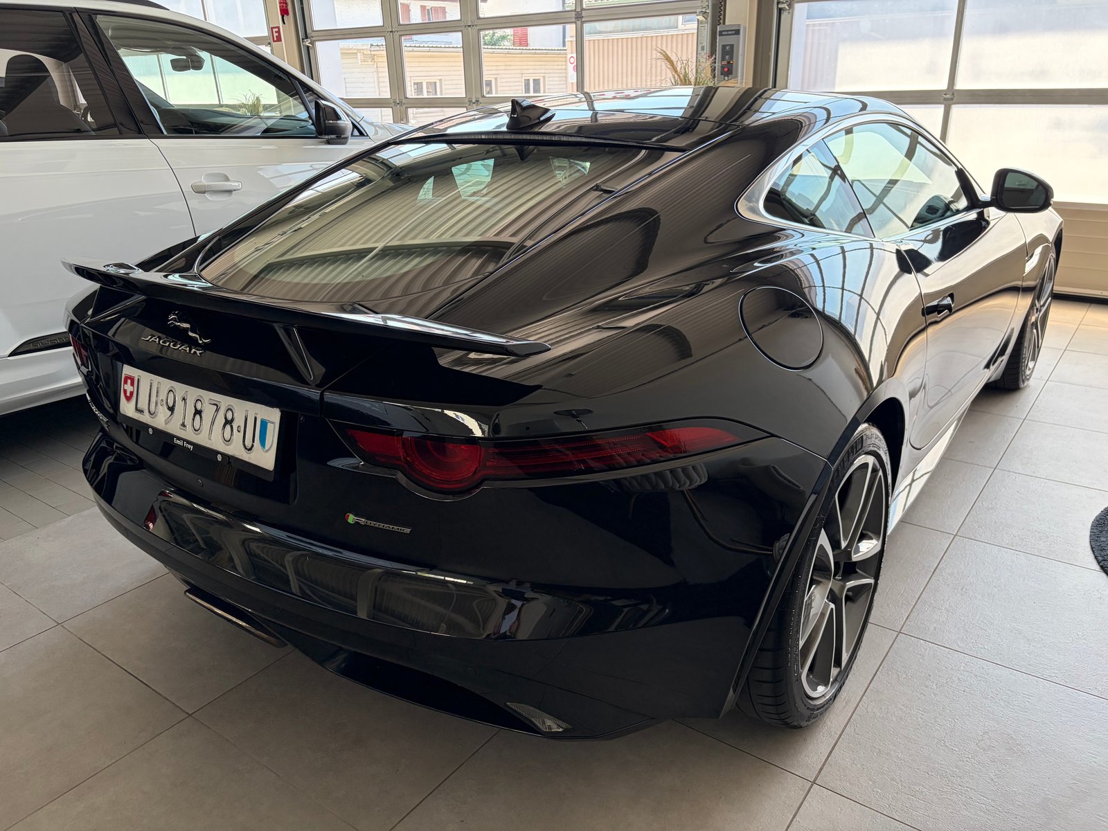 JAGUAR F-Type 2.0 I4 R-Dynamic Automatik, Benzin, Occasion / Gebraucht, Automatik - 3
