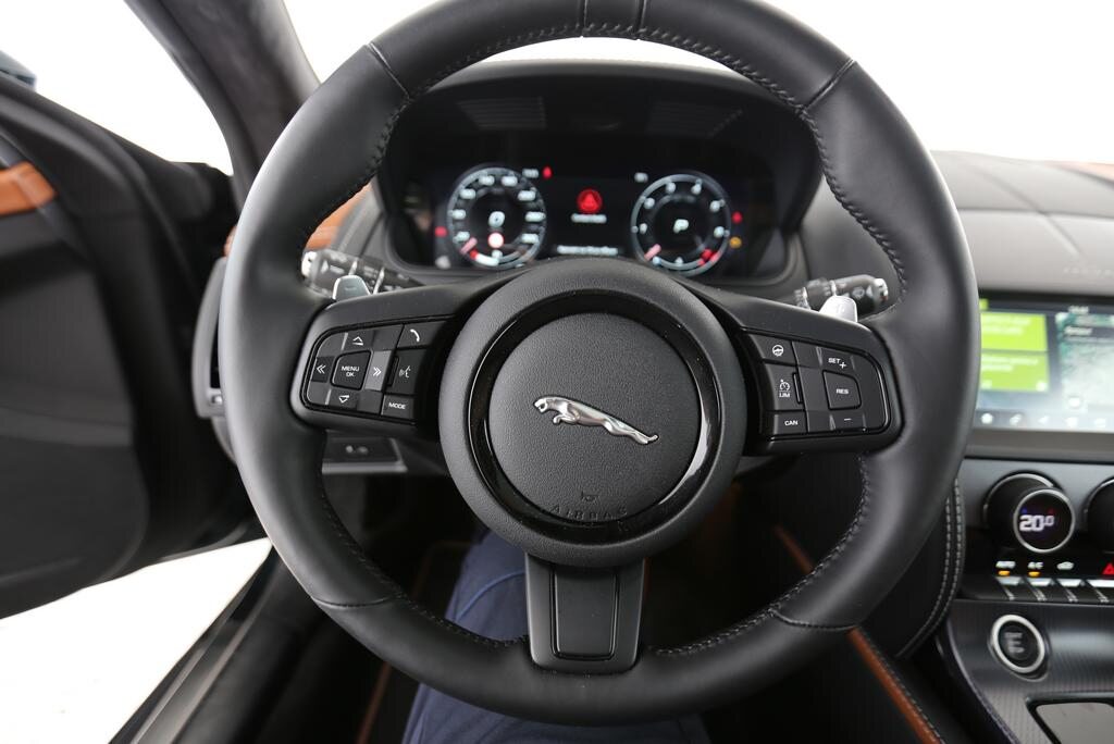 JAGUAR F-Type Coupé 2.0 R-Dynamic, Benzin, Occasion / Gebraucht, Automatik - 7