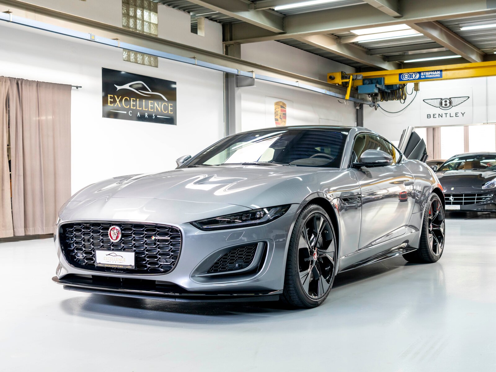 JAGUAR F-Type Coupé 5.0 V8 R-Dynamic Automatik AWD