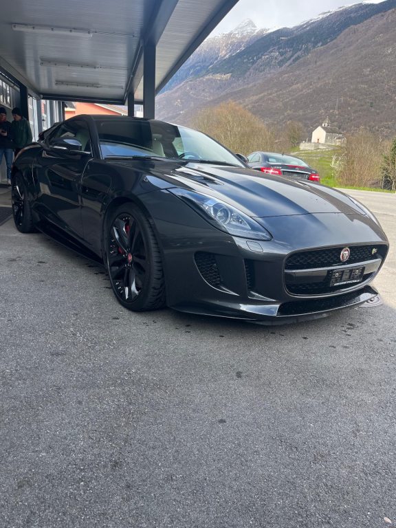 JAGUAR 3.0 V6 R-Dynamic AWD