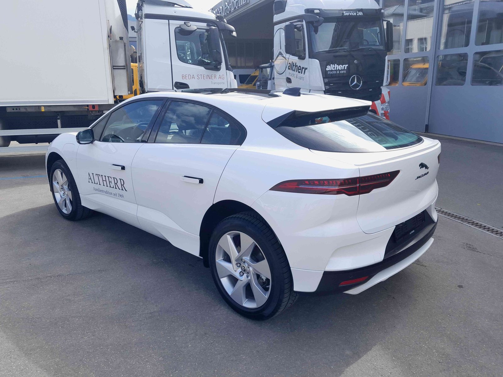 JAGUAR I-Pace EV400 R-Dynamic SE AWD, Elektro, Occasion / Gebraucht, Automatik - 4