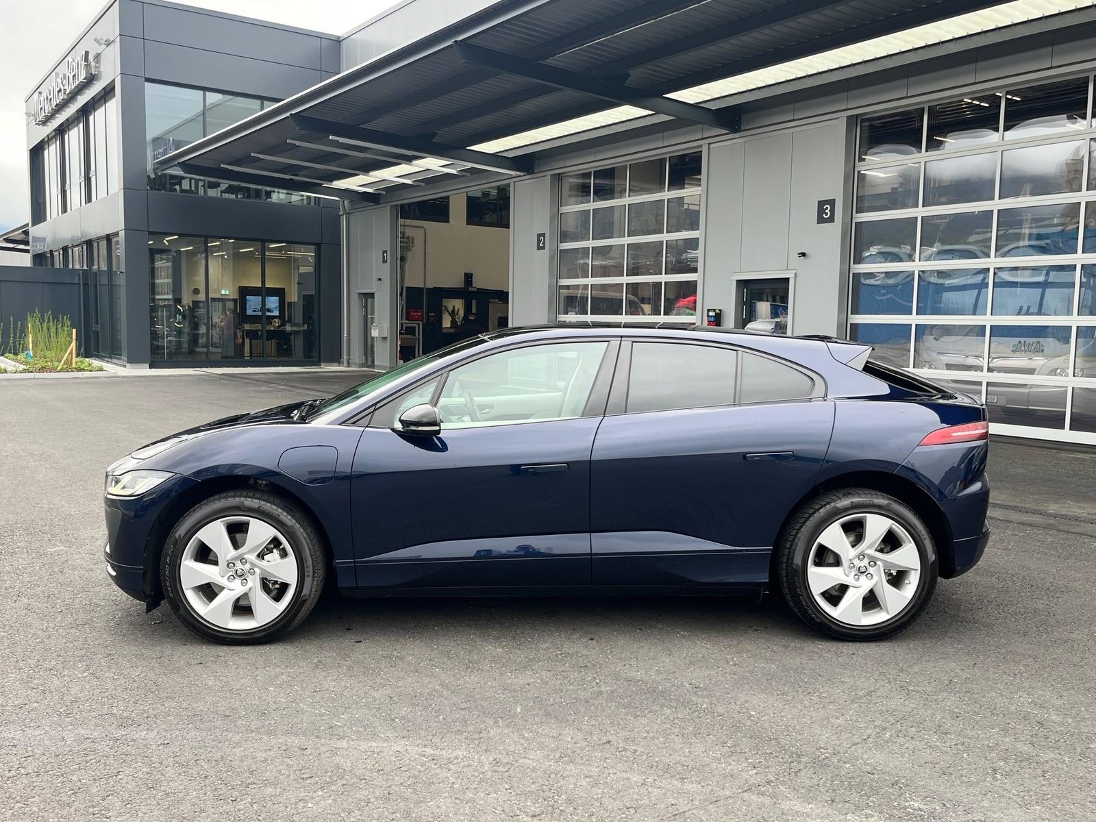 JAGUAR I-Pace EV400 R-Dynamic SE AWD, Elektro, Occasion / Gebraucht, Automatik - 2
