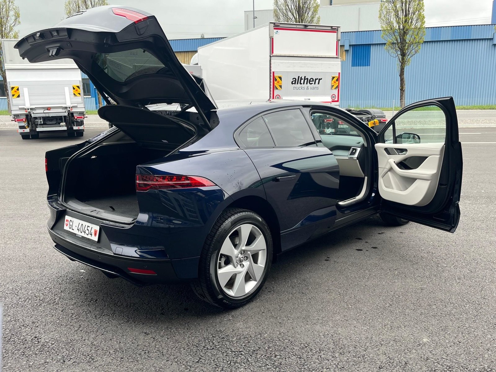 JAGUAR I-Pace EV400 R-Dynamic SE AWD, Electric, Second hand / Used, Automatic - 4