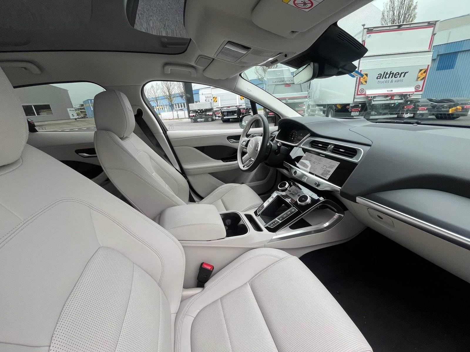 JAGUAR I-Pace EV400 R-Dynamic SE AWD, Electric, Second hand / Used, Automatic - 7