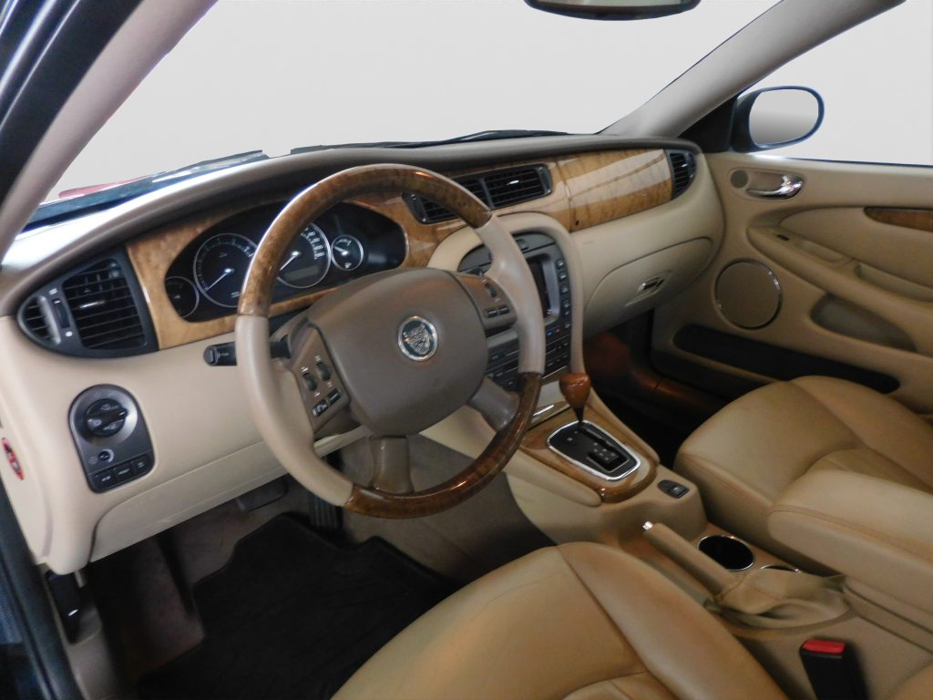 JAGUAR X-TYPE Estate 3.0 V6 Executive, Benzin, Occasion / Gebraucht, Automatik - 7