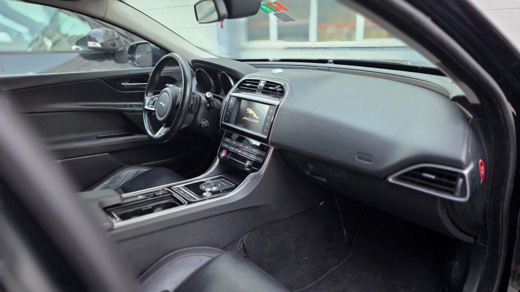 JAGUAR XE 2.0 D 180 Prestige, Diesel, Occasion / Utilisé, Automatique - 6