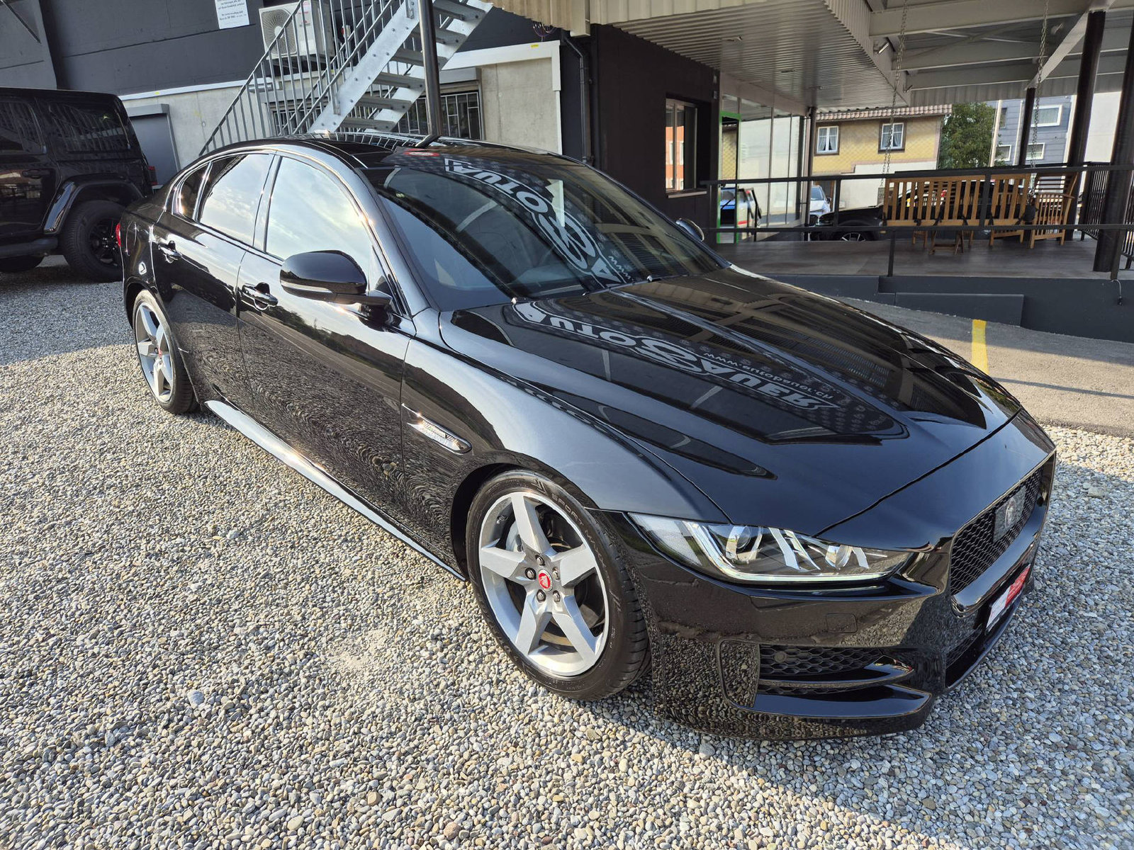 JAGUAR XE 2.0 T 240 R-Sport Black, Essence, Occasion / Utilisé, Automatique - 4