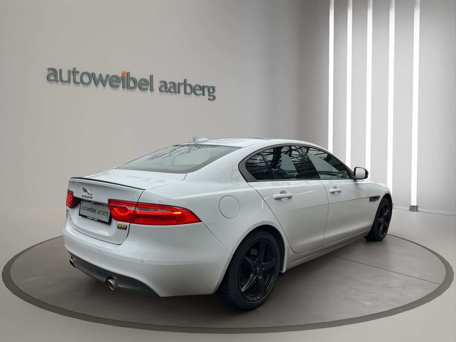 JAGUAR XE 30t 2.0 300 Sport AWD, Benzina, Occasioni / Usate, Automatico - 2