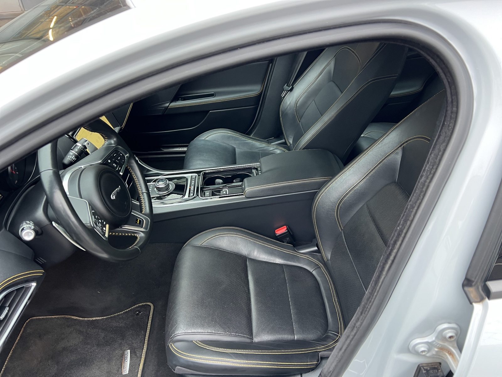 JAGUAR XE 30t 2.0 300 Sport AWD, Benzina, Occasioni / Usate, Automatico - 7