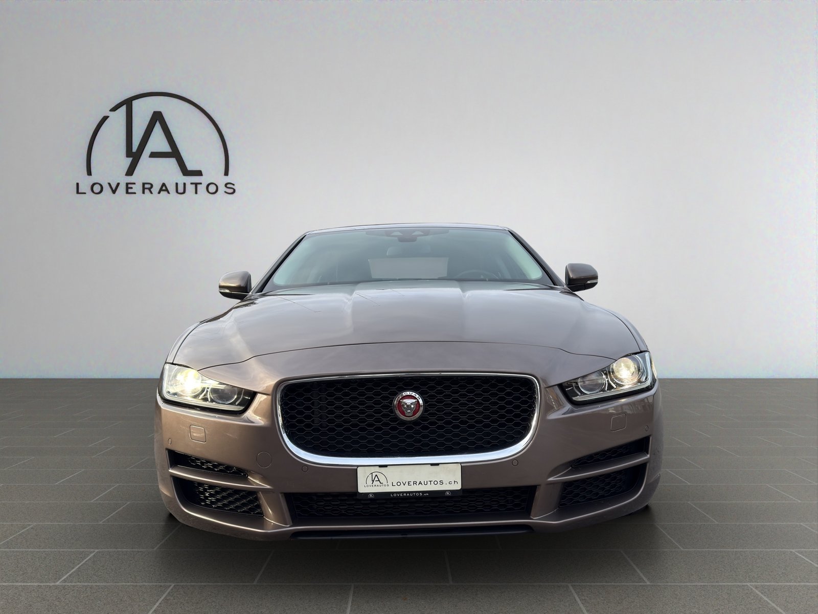 JAGUAR XE 20t 2.0 Prestige Automatic, Petrol, Second hand / Used, Automatic - 3