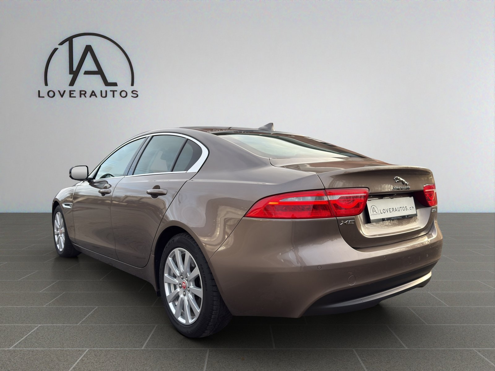JAGUAR XE 20t 2.0 Prestige Automatic, Petrol, Second hand / Used, Automatic - 5