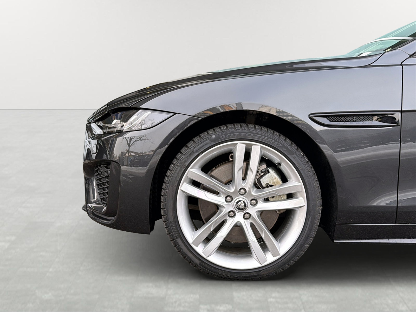 JAGUAR XE 2.0 Sport P300 AWD Automat, Petrol, Second hand / Used, Automatic - 3