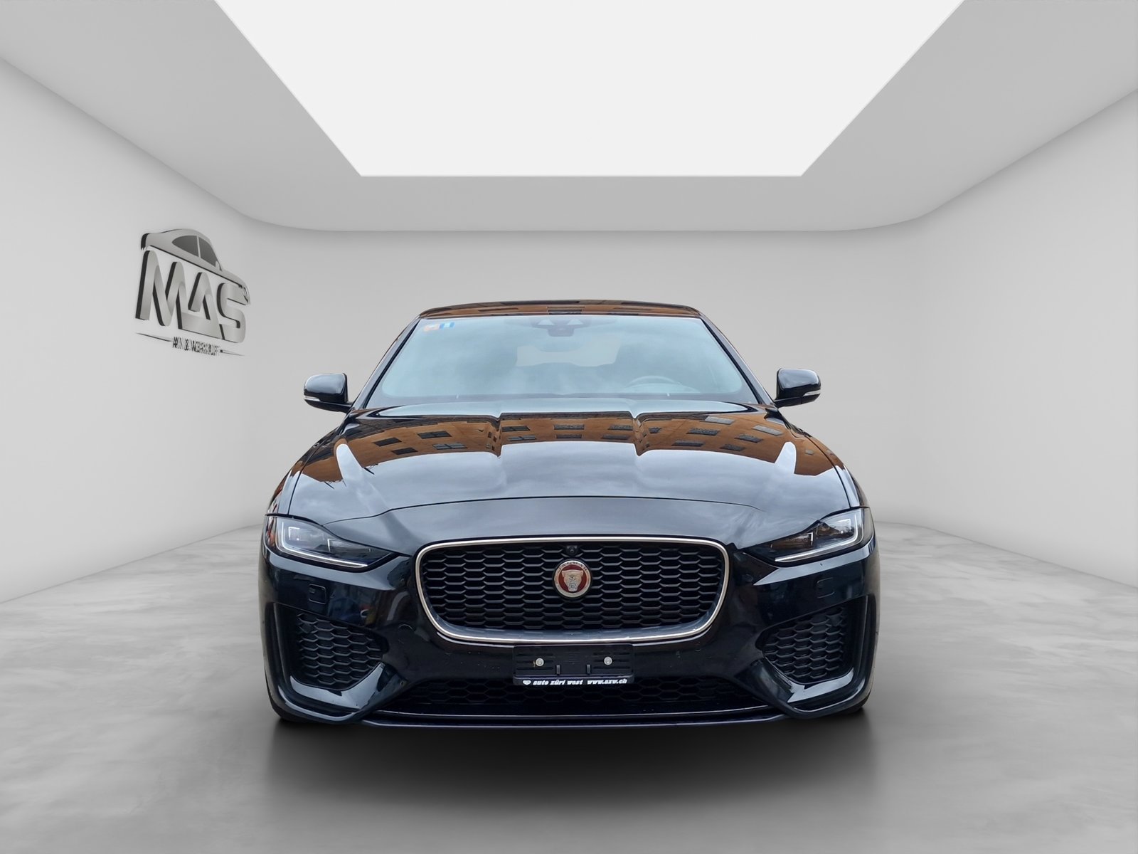 JAGUAR XE 2.0d R-Dynamic SE D180 AWD Automat, Diesel, Second hand / Used, Automatic - 2
