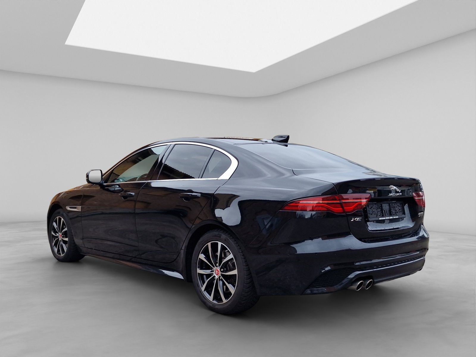 JAGUAR XE 2.0d R-Dynamic SE D180 AWD Automat, Diesel, Second hand / Used, Automatic - 4