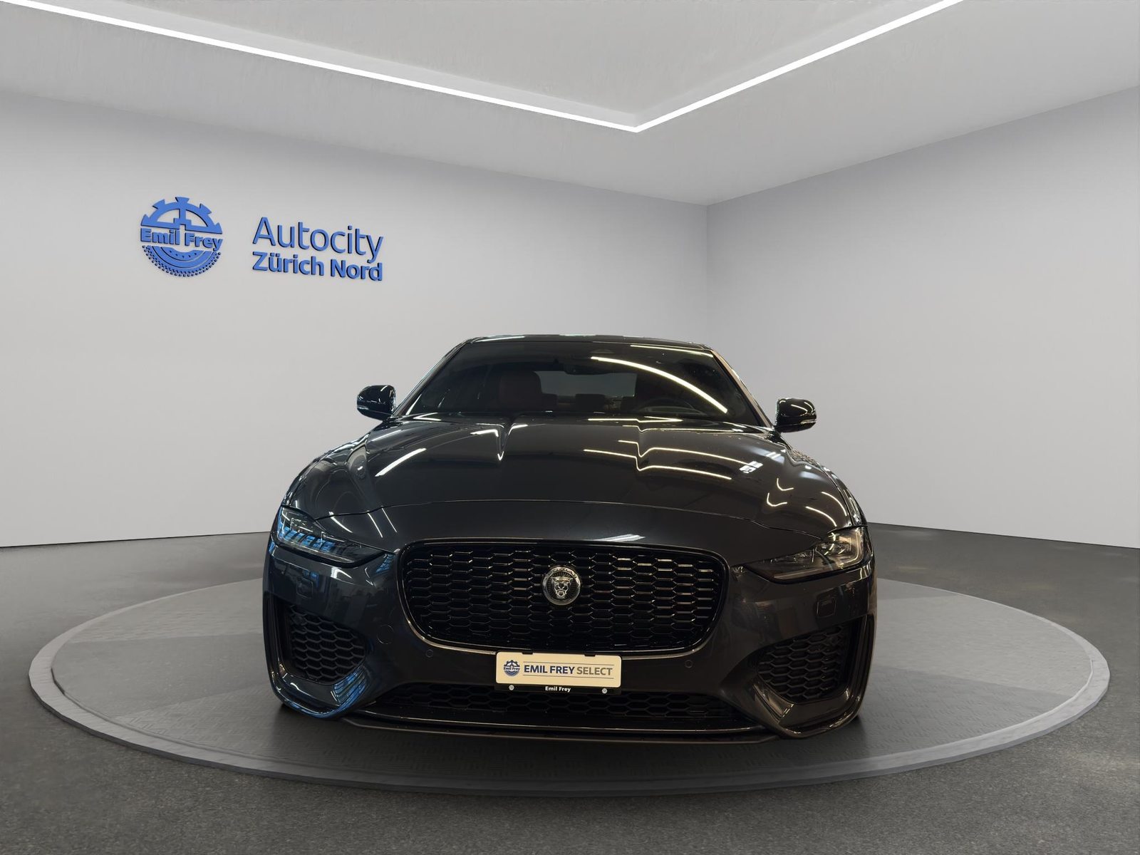 JAGUAR XE 2.0 T 300 Sport AWD, Benzin, Occasion / Gebraucht, Automatik - 2