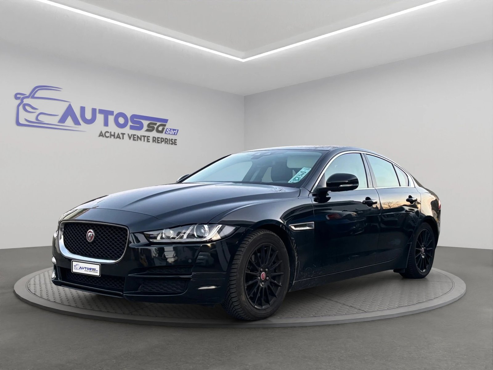 JAGUAR XE 20d Pure AWD Automat, Diesel, Second hand / Used, Automatic - 2