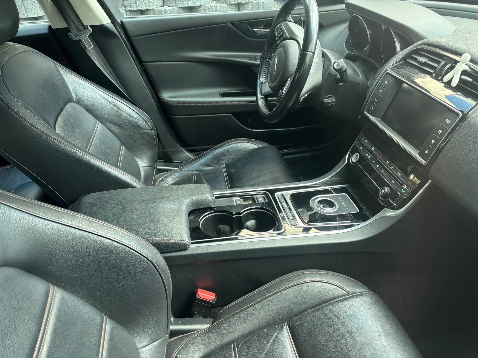 JAGUAR XE 20d Pure AWD Automat, Diesel, Second hand / Used, Automatic - 7