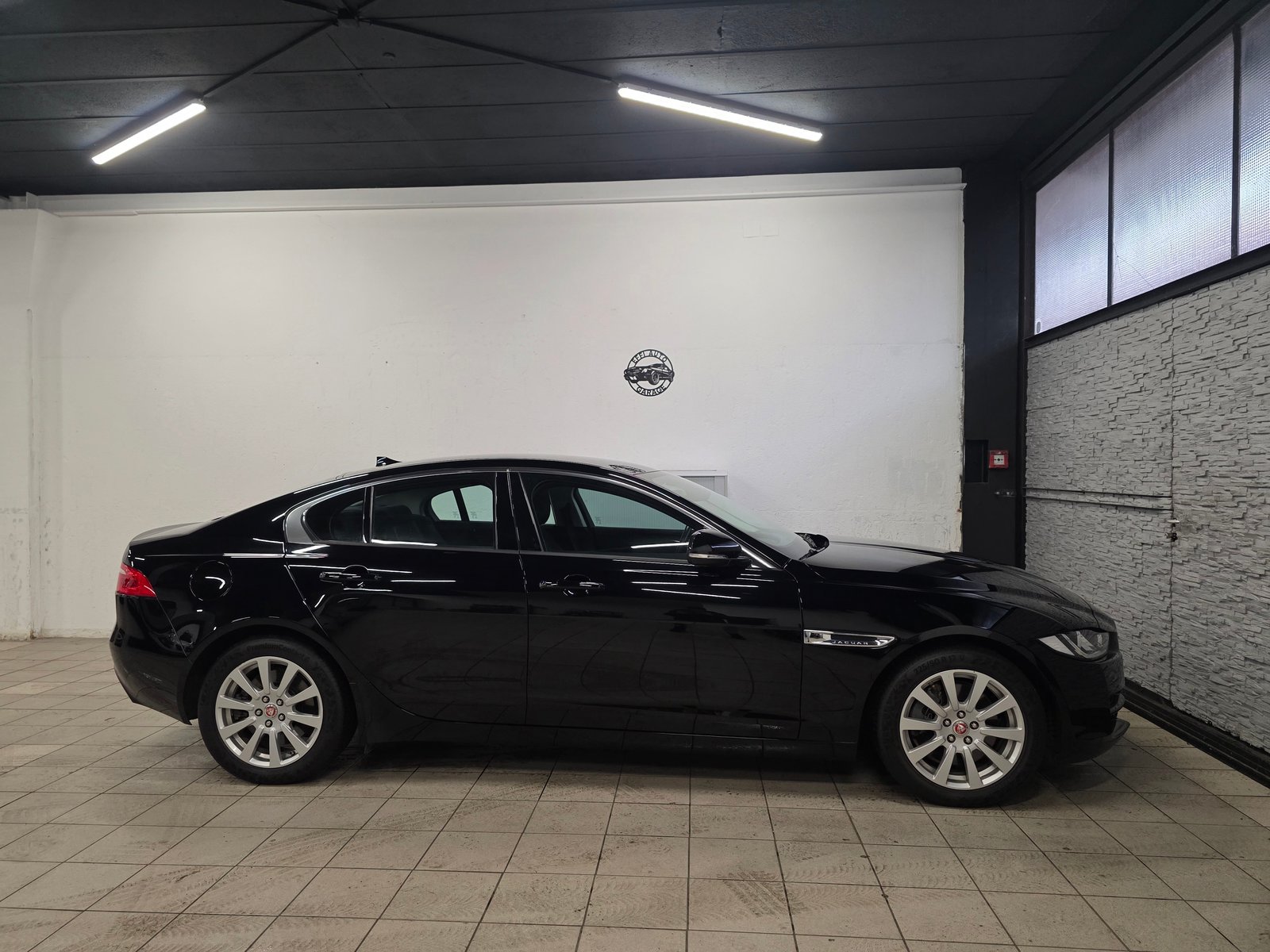 JAGUAR XE 20t 2.0 Prestige Automatic, Benzin, Occasion / Gebraucht, Automatik - 5