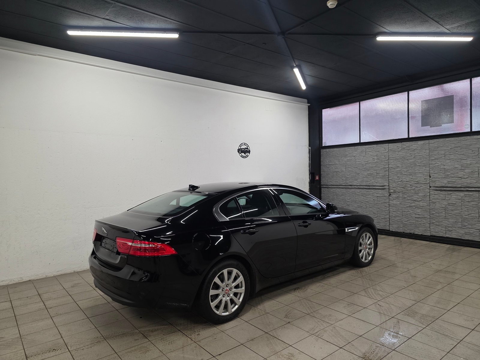 JAGUAR XE 20t 2.0 Prestige Automatic, Benzin, Occasion / Gebraucht, Automatik - 6