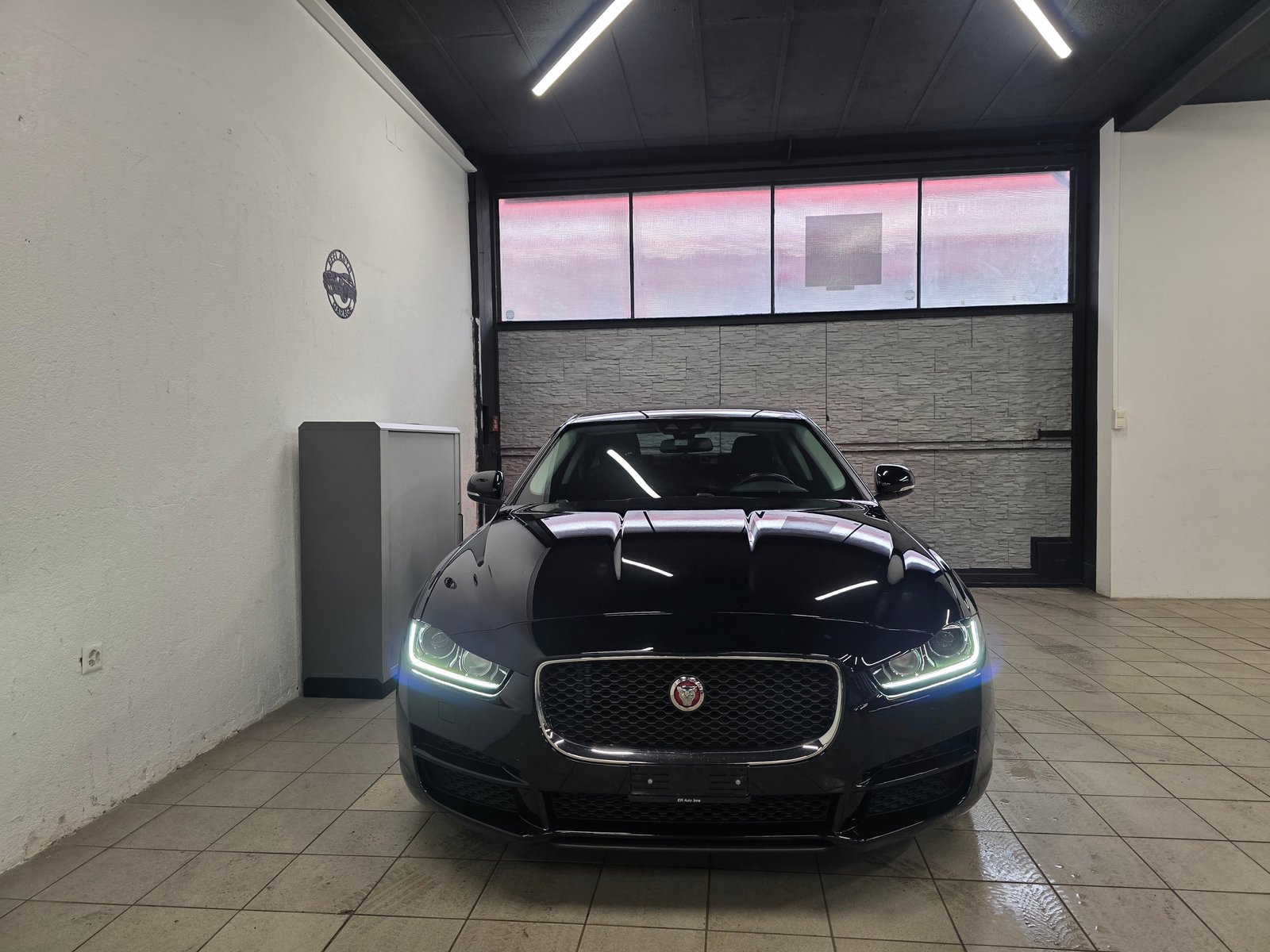 JAGUAR XE 20t 2.0 Prestige Automatic, Benzin, Occasion / Gebraucht, Automatik - 7