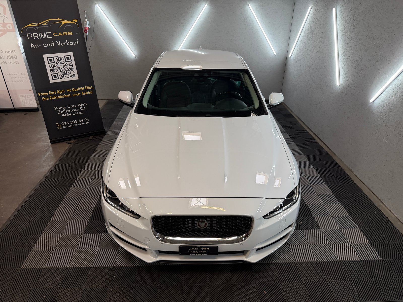 JAGUAR XE E-Performance 20d Pure Automat, Diesel, Second hand / Used, Automatic - 7